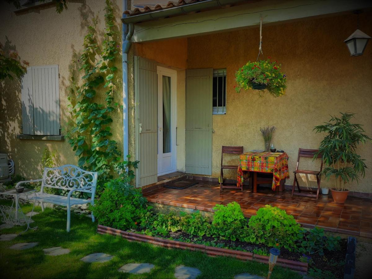 Morieres-les-Avignon La Maison Du Chemin Des Prairies מראה חיצוני תמונה
